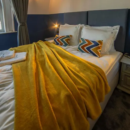 Maria Luisa By Introvert Otel 4*