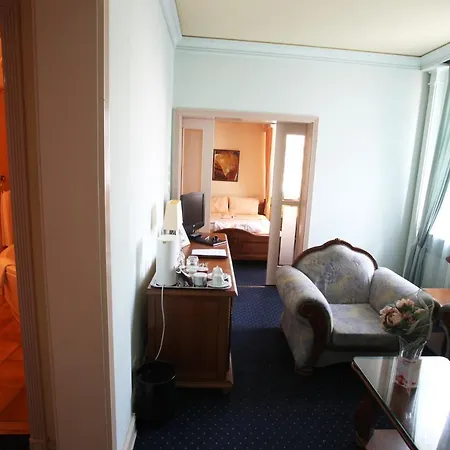 Maria Luisa By Introvert Otel