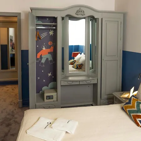 Hotel Maria Luisa By Introvert