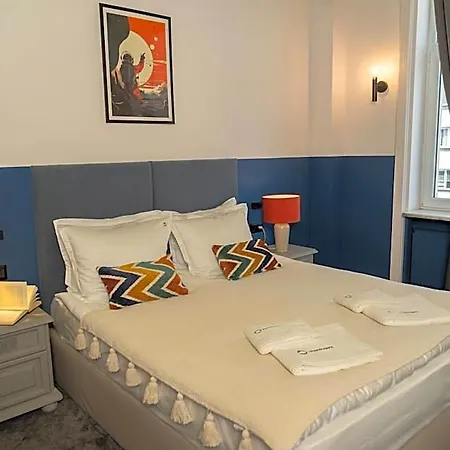 Hotel Maria Luisa By Introvert