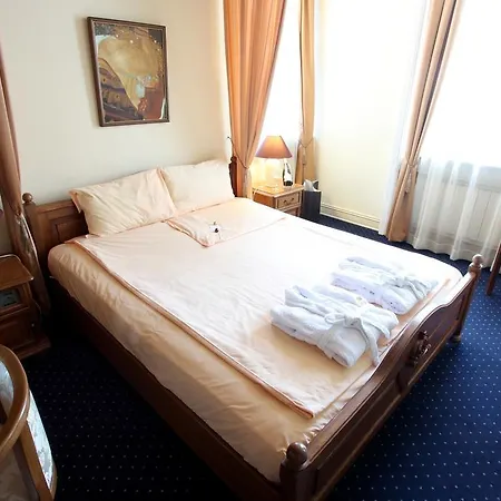 Hotel Maria Luisa By Introvert