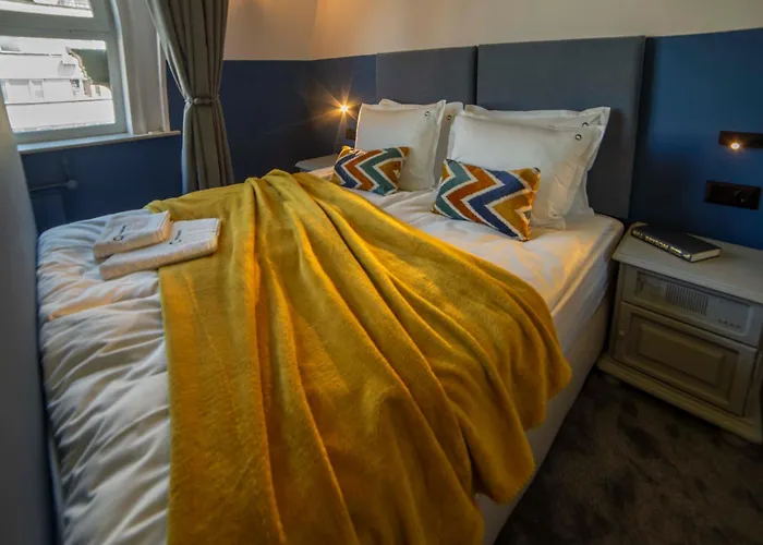 Maria Luisa By Introvert Hotell 4*