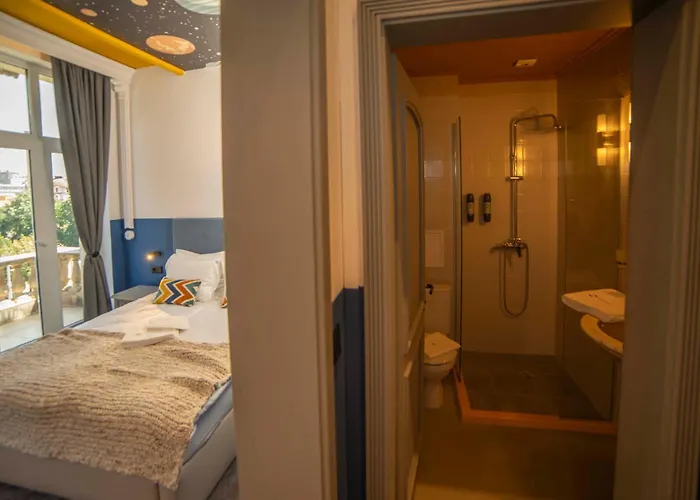 Maria Luisa By Introvert Hotel 4*