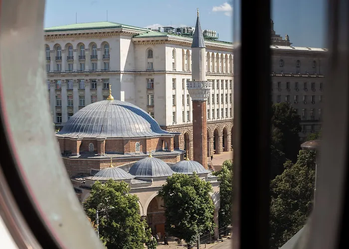 Maria Luisa By Introvert