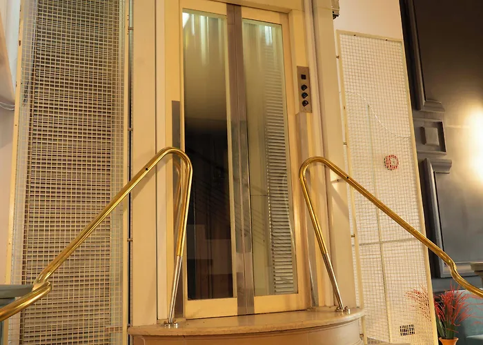 Maria Luisa By Introvert