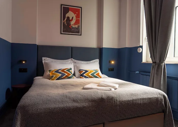 Maria Luisa By Introvert