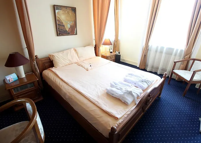 Hotel Maria Luisa By Introvert