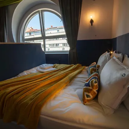 Hotel Maria Luisa By Introvert