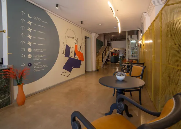 Hotel Maria Luisa By Introvert